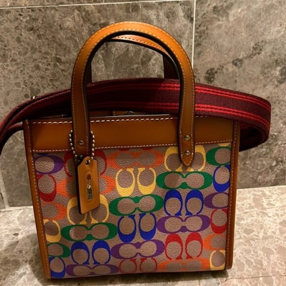 Coach Field Tote 22 In Pride Rainbow BrassTan Natural Multi Signature - Picture 1 of 5